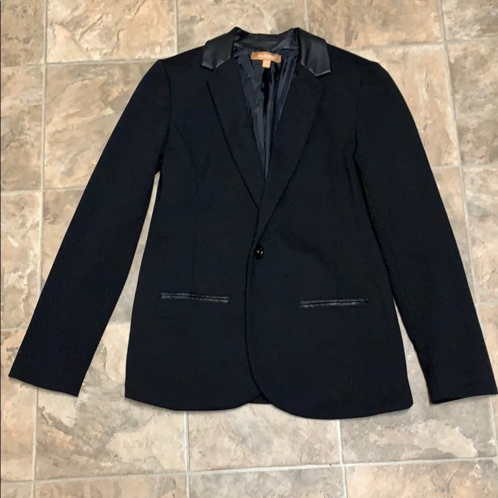 Ellen Tracy fitted black blazer